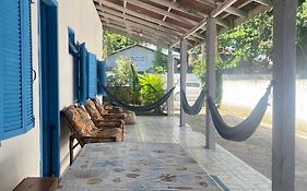 casa de praia em Itapoá SC a uma quadra da praia